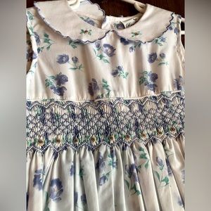 Beautiful Spring dress in great condition with scalloped collar with embroidery